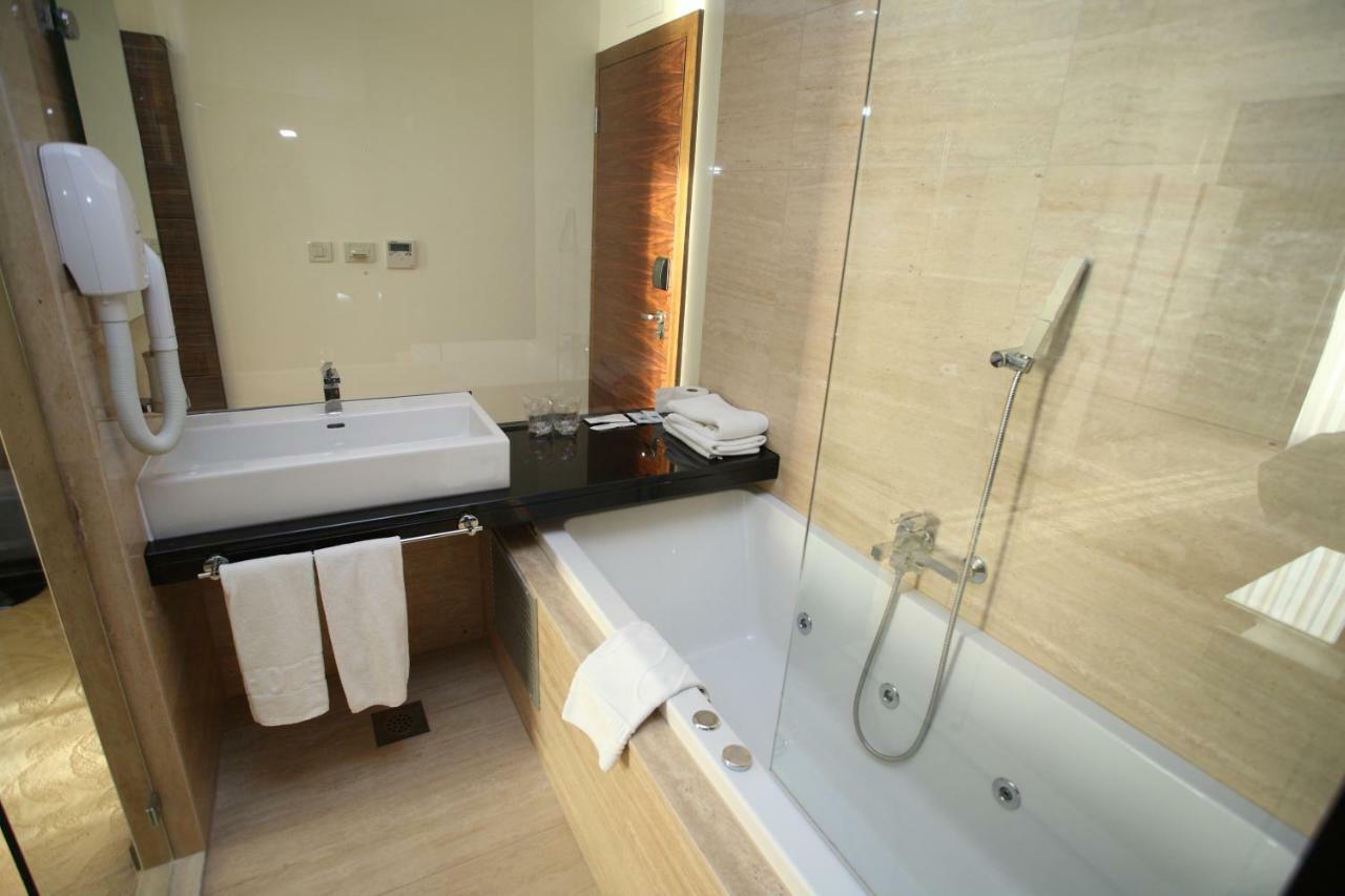 Beach Hotel Split Podstrana Exterior foto